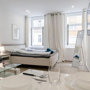 Studio met een King Size Bed
